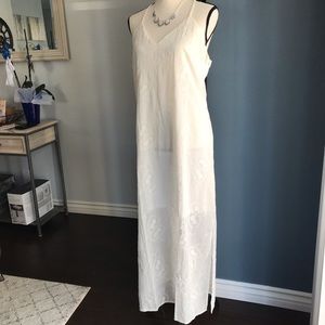 Available by Angela Fashion White Embroidered Maxi Dress DR49142 V-Neck Large